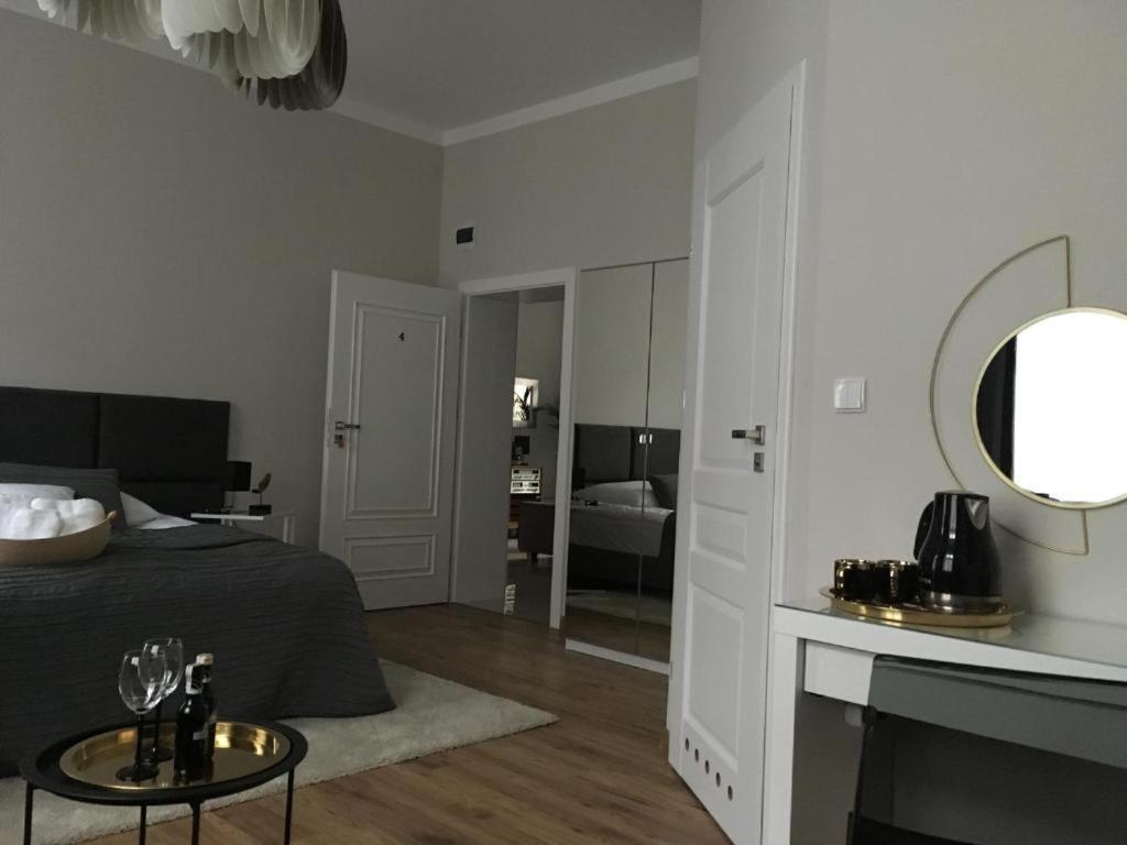 Marzec Apartamenty Γκνιέζνο Εξωτερικό φωτογραφία